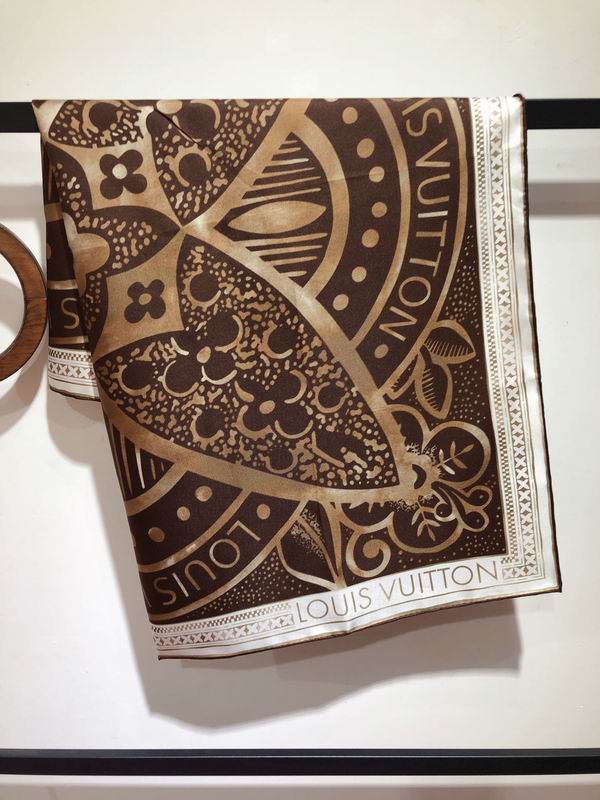 LV silk scarf 90X90cm E06